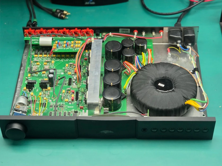 บริการซ่อมแอมป์ Naim NAIT XS 3 และเครื่องเสียงไฮเอนด์ โดย Precision Audio Service Naim NAIT XS 3 repair